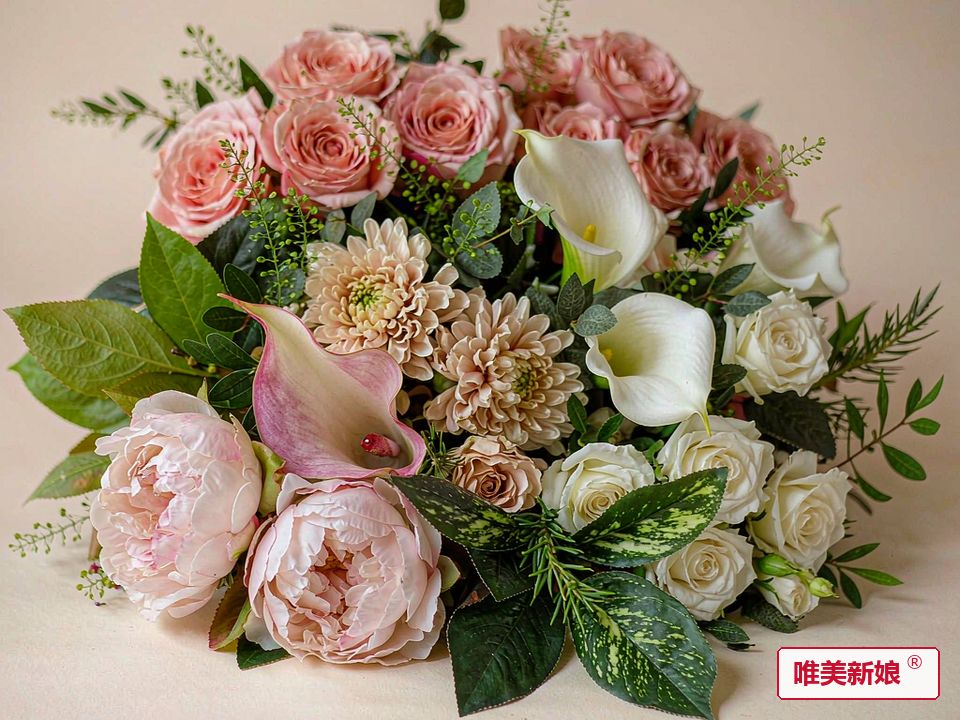 手捧花鲜花套装